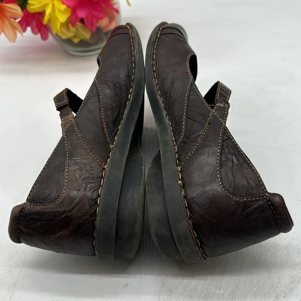 Clarks Dark Brown Flat Loafer Size 10 MCL7395A